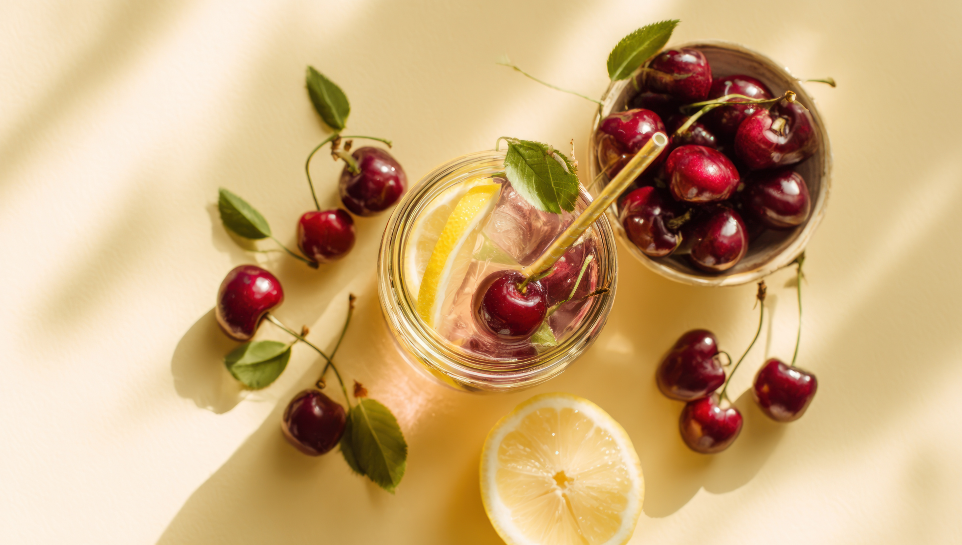 Kirsch-Limo mit Zitronenthymian