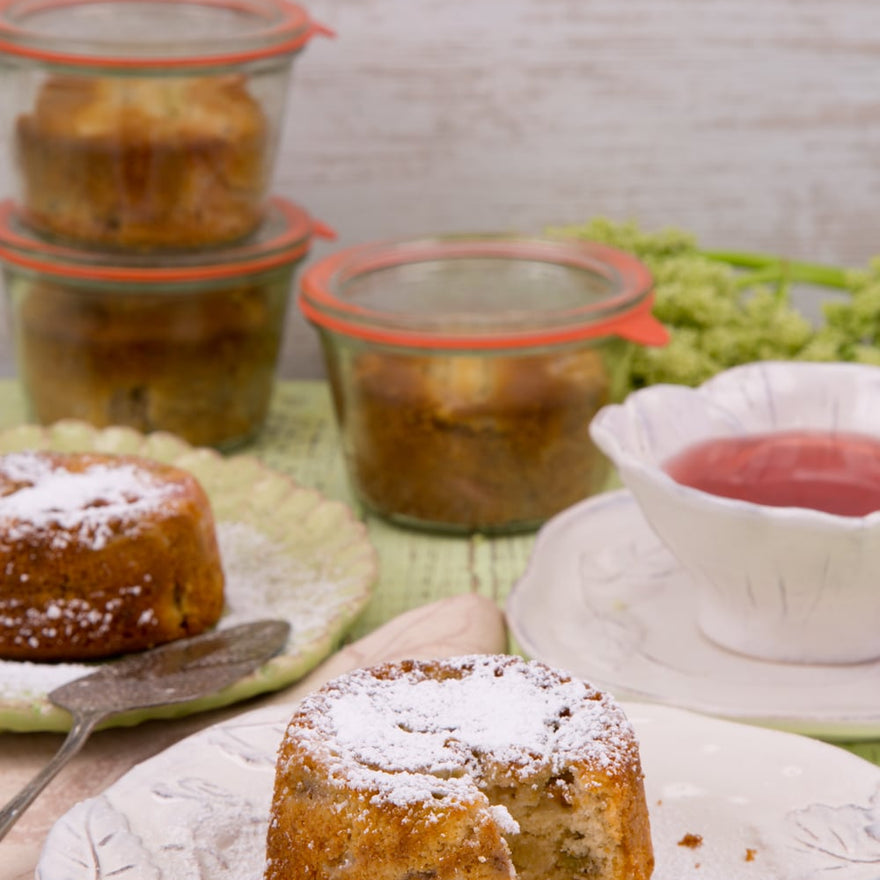 Rhabarber-Kuchen Arbeitszeit Koch-/Backzeit 25 Min. Einkochzeit 30 Min. 8 WECK-Gläser in Sturzform à 370 ml Inhalt