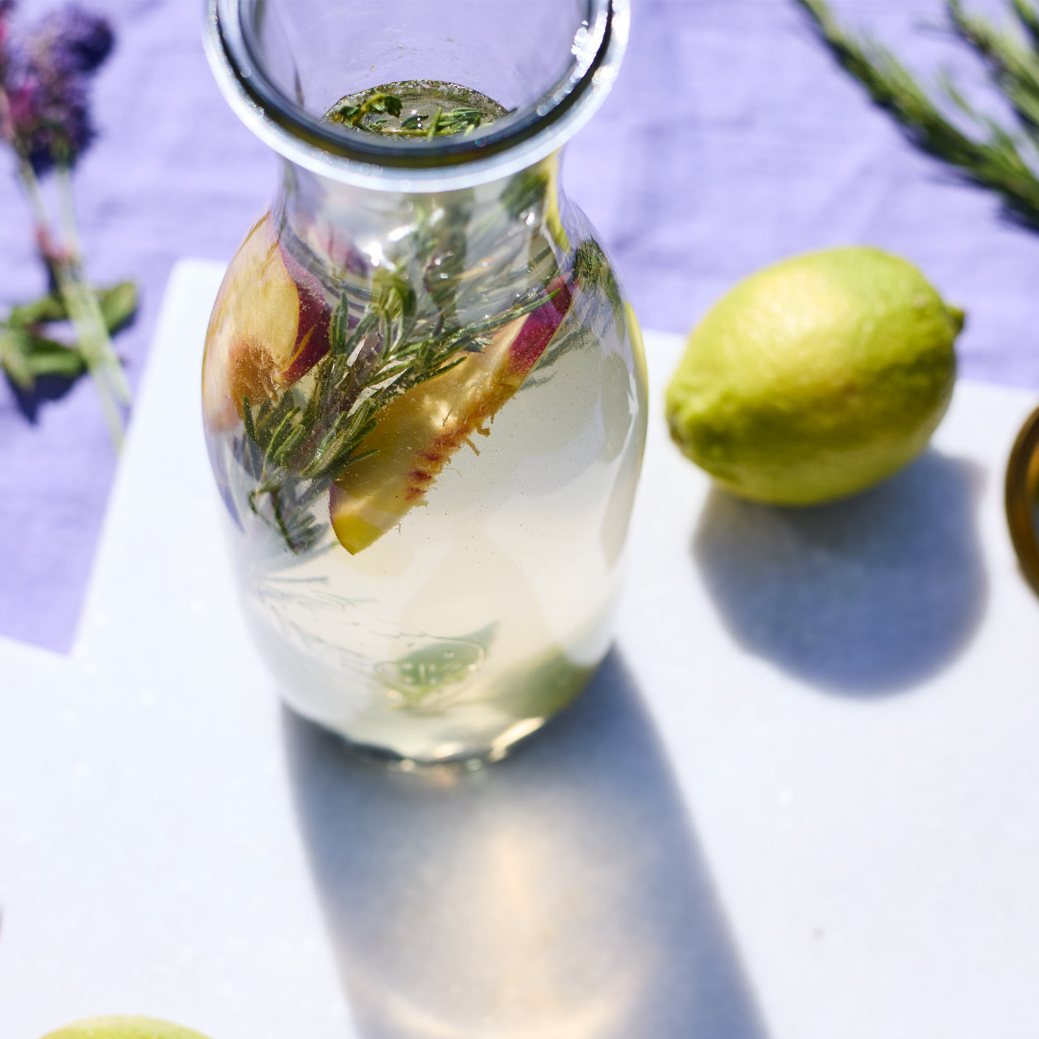 Wilde Limo in einer WECK-Saftflasche